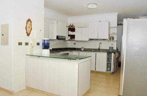 Ciudad Jardin House | Charming 1-bedroom house with AC, TV, bathroom, WiFi, pool, parking, camara