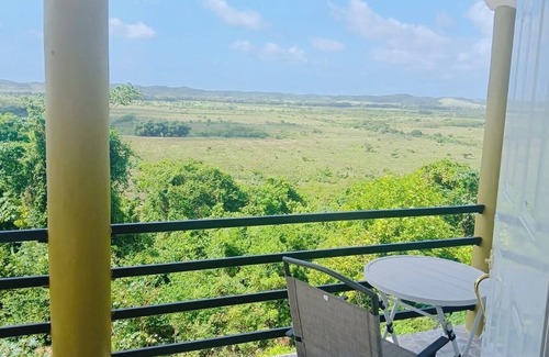 Moore Town Villa | Charming 1-bedroom in wonderful Amity Hal with AC, WiFi