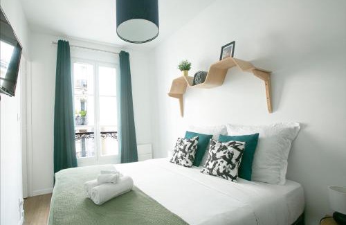 Marais Apartment | Charming 1 Bedroom Marais Hideaway - FB17A