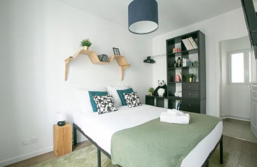 Marais Apartment | Charming 1 Bedroom Marais Hideaway - FB17A