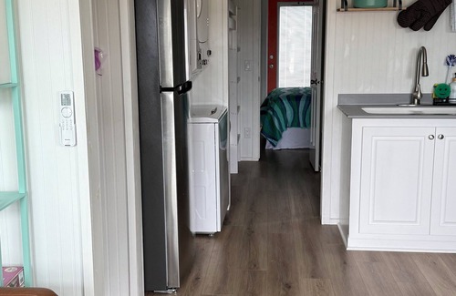 Salem House | Charming 1-bedroom tiny house minutes from the Gulf!