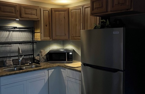Hooper Condo | Charming 1-bedroom tiny loft condo with garage and hot tub access.