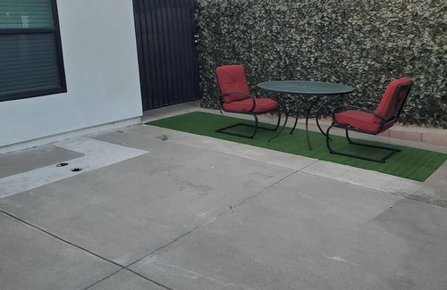 North Hills West Villa | Charming 1 bedroom/1 bathroom ADU with Wi-Fi, AC in delightful North Hills, CA