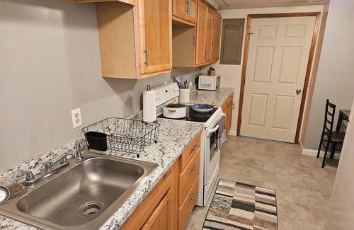 Phillipsburg Apartment | Charming 1-bedroom apartment in delightful Phillipsburg with AC, WiFi
