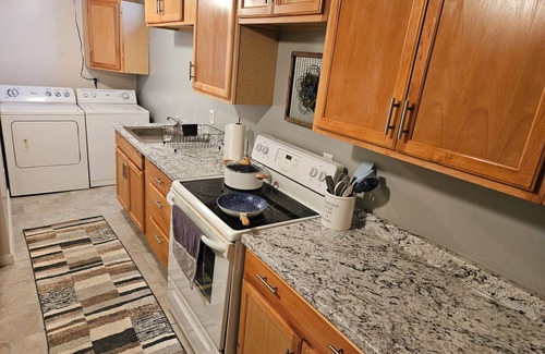 Phillipsburg Apartment | Charming 1-bedroom apartment in delightful Phillipsburg with AC, WiFi
