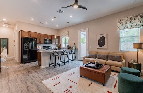 Queen Creek House | Charming 1-Bedroom Casita with Full Kitchen, Private Garage & Cozy Outdoor Area