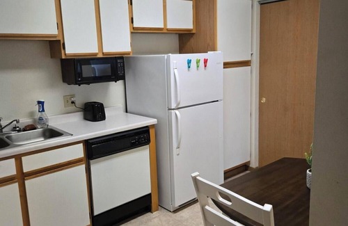 Saint James Apartment | Charming 1-bedroom full furnished apartment, full kitchen, WiFi, in Saint James