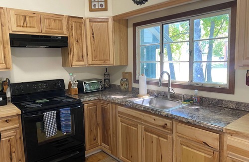 Cooperstown Apartment | Charming 1-BR 2nd floor apartment in the heart of Cooperstown, NY- Full Kitchen