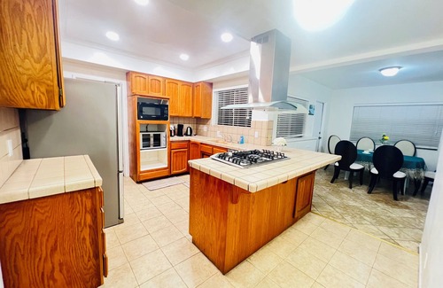 Lamanda Park House | Charming 1-master room house in welcoming San Gabriel with AC, WiFi