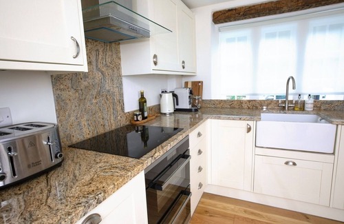 Bradford-on-Avon House | Charming 1700s Cottage in Bradford on Avon nr Bath