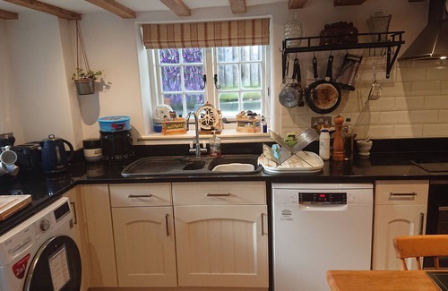 Medmenham Cottage | Charming 17th Century 2-Bed Cottage in Medmenham