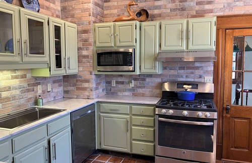 Nob Hill House | Charming 1910 Governors home is a 2 block distance to the center of Prescott.