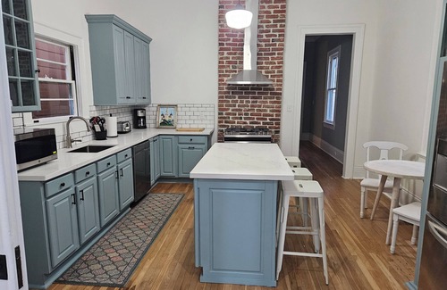 Mid-City House | Charming 1920 Side Hall, conveniently located to downtown New Orleans.