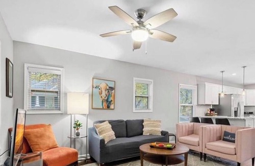 Villa Heights House | Charming 1920s Renovated Bungalow in Optimist Park