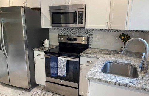 Villa Heights House | Charming 1920s Renovated Bungalow in Optimist Park