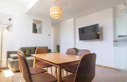 Vienna Apartment | Charming 1BR and 1LR Apt Modern Design Donaustadt