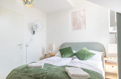Vienna Apartment | Charming 1BR and 1LR Apt Modern Design Donaustadt