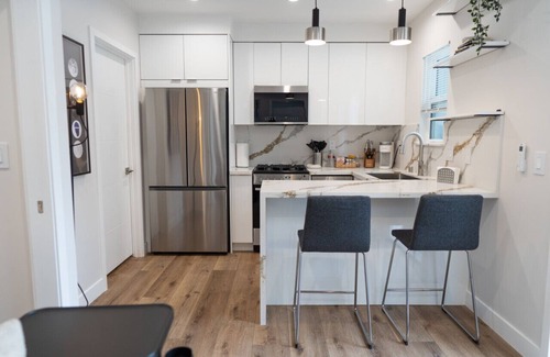 NoHo Arts District Apartment | CHARMING 1BR HAVEN: NEWLY REMODELED APARTMENT WITH PATIO AND OUTDOOR SEATING p62