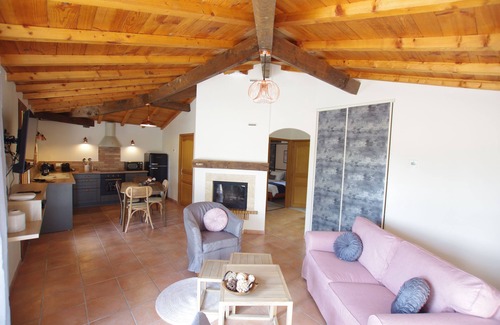 Bosset Cottage | Charming 2–4 Person Cottage with Pool, Spa & A/C – Near Bergerac