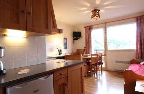 Les Carroz-d'Araches Apartment | Charming 2-Bedroom Apt for 5 Near Pistes and Shops, Great Amenities