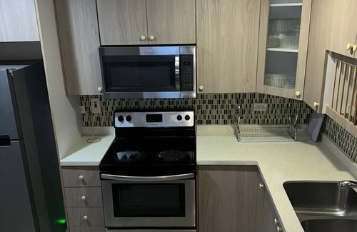 New Kingston Apartment | Charming 2-bedroom apartment with WiFi and AC in St Andrews Parish