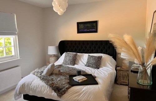 Marshborough Apartment | Charming 2-Bed Apartment in Sandwich in kent