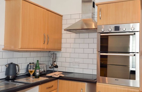 Woburn Sands Cottage | Charming 2-Bed Cottage in Milton Keynes, Sleeps 6