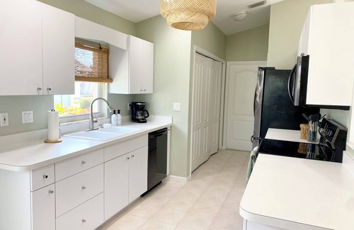 Sabal Springs House | Charming 2-bedroom house with fitness room, WiFi in North Fort Myers