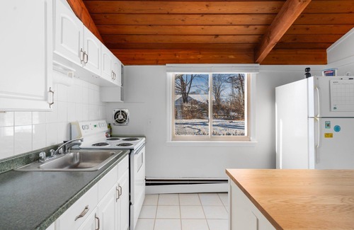 Wakefield-Peacedale House | Charming 2-bedroom Cottage in South Kingstown