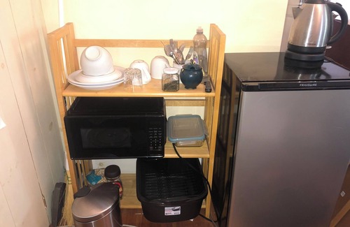 Surry House | Charming 2-bedrm w/Sit Rm on 2nd fl/peaceful house close to Acadia A/C, WiFi