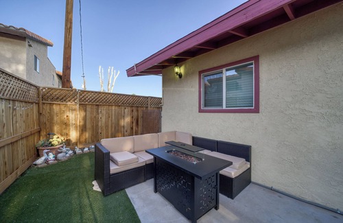 Holiday Shores House | Charming 2 bedroom home next to the river.