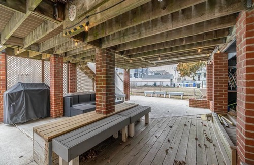 Dennisville House | Charming 2 Bedroom Located 2 Blocks from the Beach!