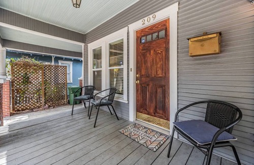 South Seminole Heights House | Charming 2-bedroom 2-bath bungalow in wonderful Tampa