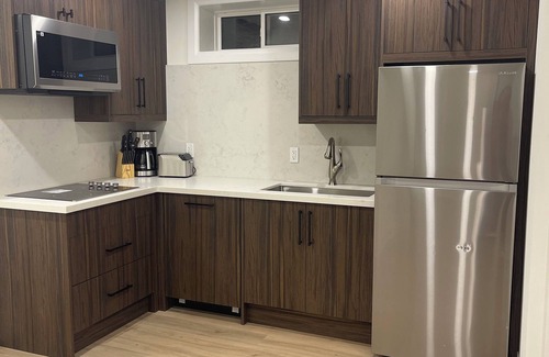 Cambridge Apartment | Charming 2-Bedroom Apartment with Kitchen, Office and Laundry