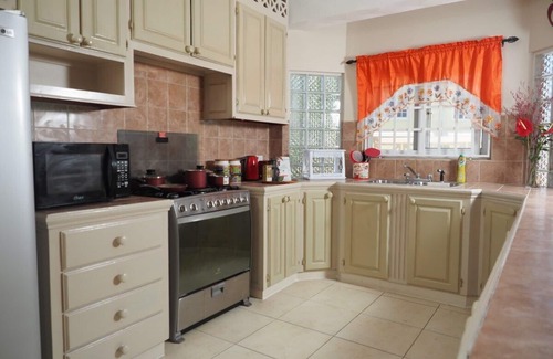 Gros Islet Apartment | Charming 2-bedroom apartment with WiFi, AC in brilliant Beausejour, Gros Islet