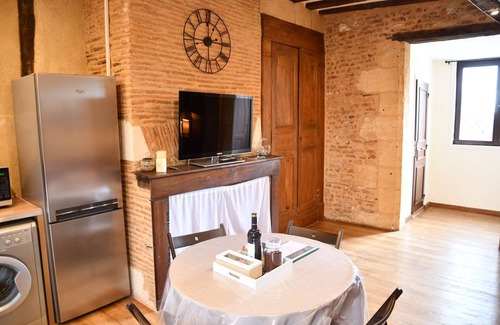 Bergerac Apartment | Charming 2 bedroom apartment "Cyrano" - Habitation Saint-Clar Historic Center - WIFI/Netflix