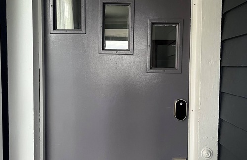 Westside Apartment | Charming 2-bedroom apartment with WiFi and AC in Tipp Hill, Syracuse.