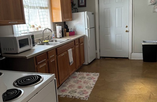 Arnot Apartment | Charming 2-bedroom apartment with AC, WiFi in amazing Liberty