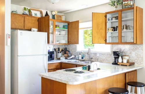 Bay City House | Charming 2-bedroom Bungalow in Bay City with Filtered Tillamook Bay Views