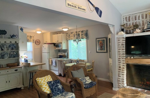 Baiting Hollow Cottage | Charming 2-bedroom cottage in wonderful Northfork Long Island, Baiting Hollow.