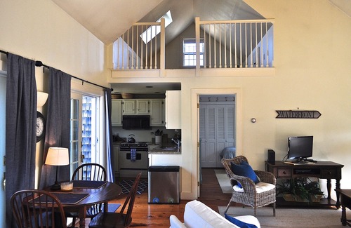 Tom Nevers Cottage | Charming 2 Bedroom Cottage