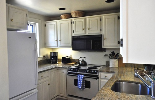 Tom Nevers Cottage | Charming 2 Bedroom Cottage