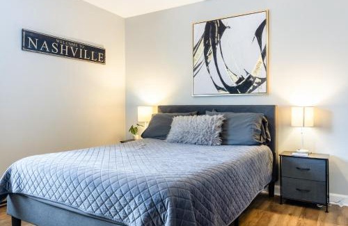 Music Row Apartment | Charming 2 Bedroom Condo in Nashville with Free Parking