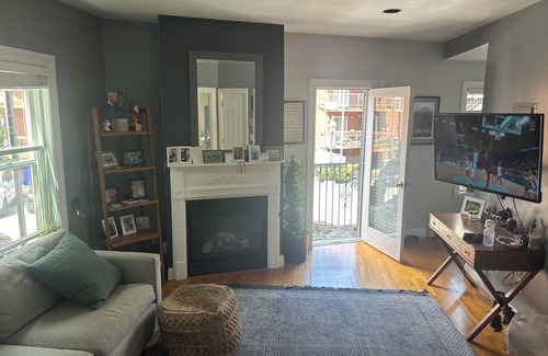 Charlestown Condo | Charming 2-bedroom condo with WiFi, AC in fabulous historic Charlestown