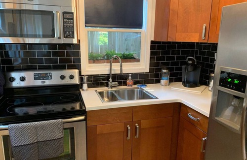 Poncey-Highland Cottage | Charming 2-bedroom cottage near Atlanta Beltline and Ponce City Market