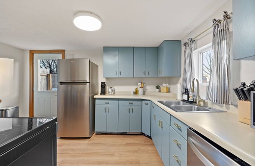 Willmar Cottage | Charming 2-bedroom cottage in delightful Willmar with WiFi, AC