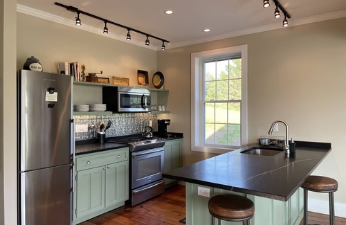Stamford Cottage | Charming 2-bedroom Country Cottage in the Catskill Mountains