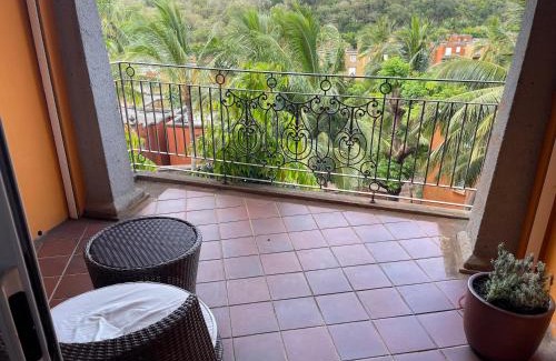 Port Chambly Villa | Charming 2-Bedroom Ensuite Villa in picturesque Port Chambly