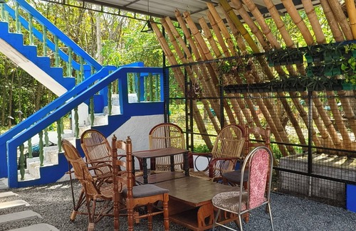 Kothamangalam House | Charming 2-bedroom estatestay with AC, WiFi and swimming pool