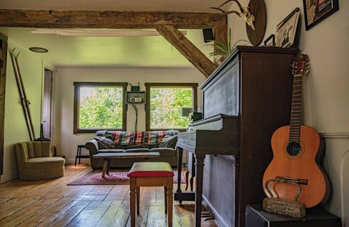 Waterbury Other | Charming 2-bedroom farmhouse in beautiful Moretown with AMAZING views!